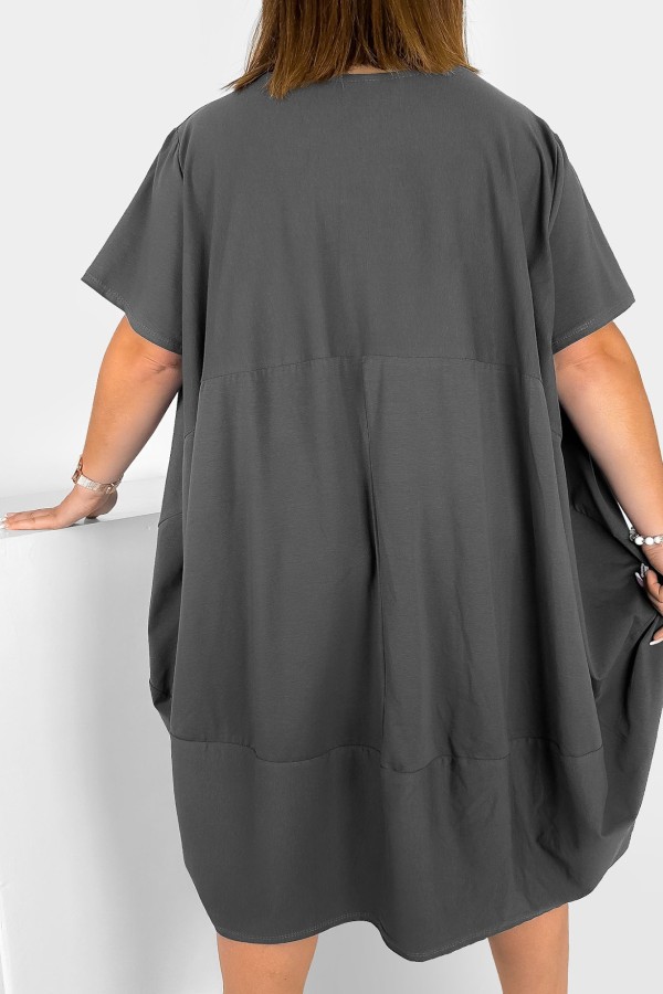 MEGA oversize sukienka plus size w kolorze grafitowym z przeszyciami dłuższy tył Rima 2