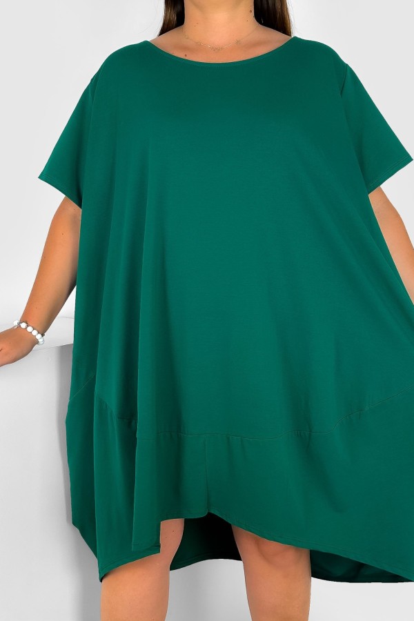 MEGA oversize sukienka plus size w kolorze zielonym z przeszyciami dłuższy tył Rima 1