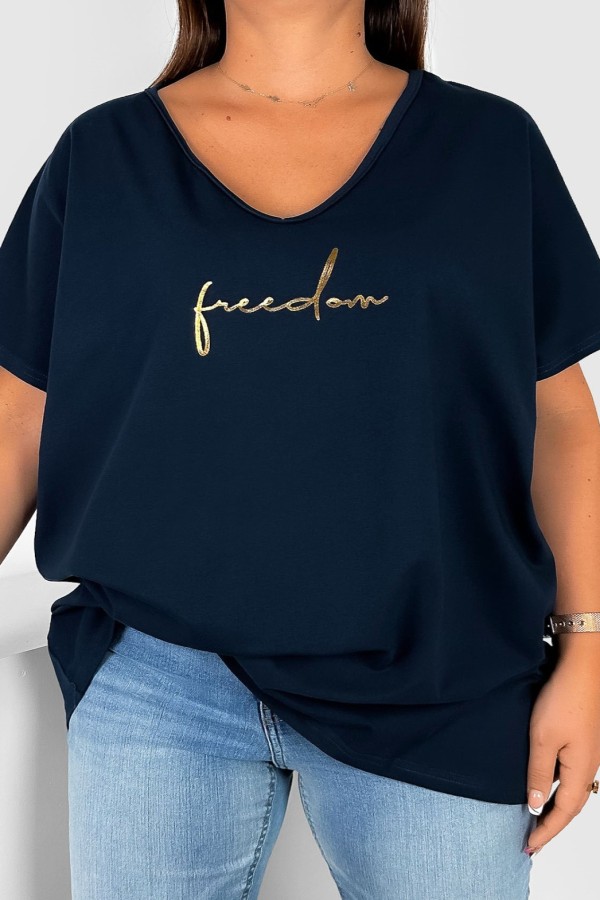 Bluzka damska T-shirt plus size w kolorze granatowym złoty napis Freedom 2