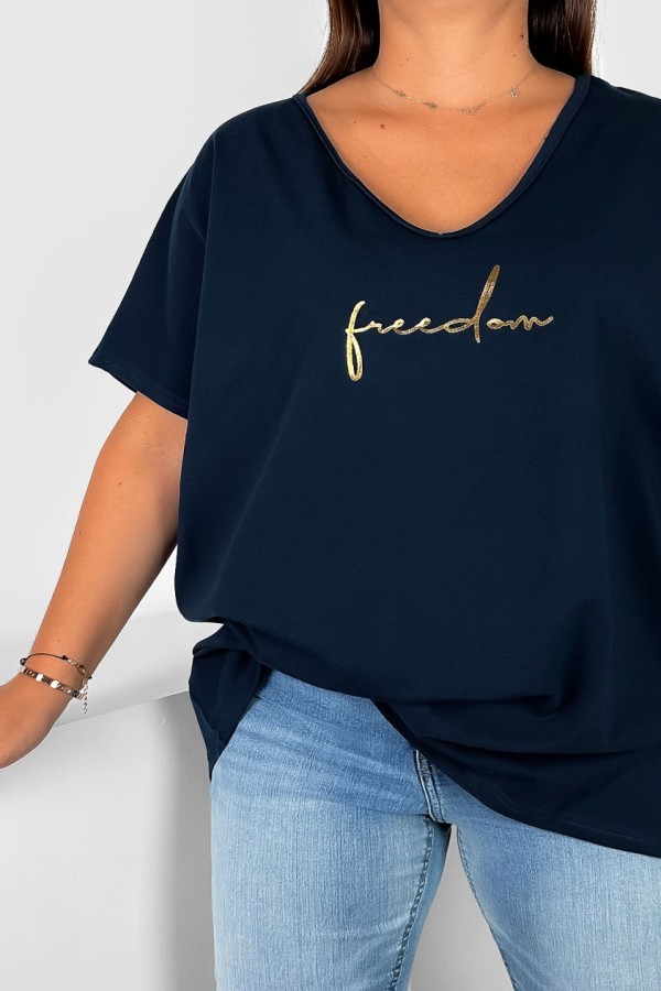 Bluzka damska T-shirt plus size w kolorze granatowym złoty napis Freedom 1