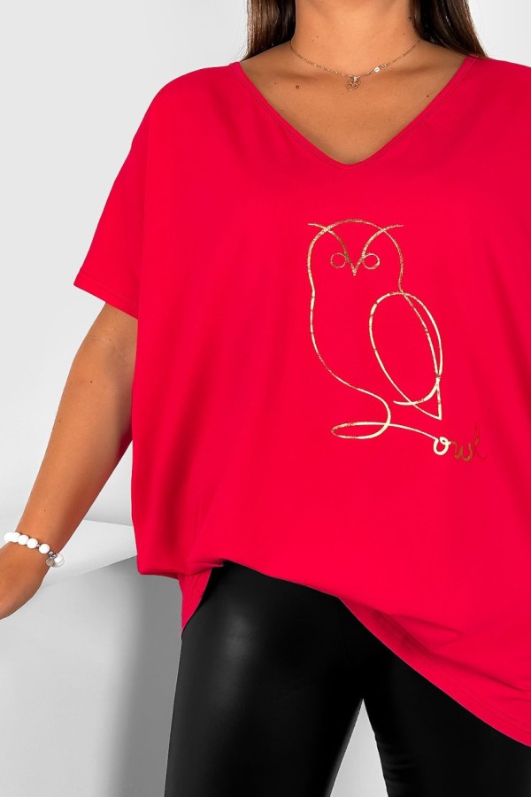 T-shirt damski plus size w kolorze czerwonym dekolt w serek V-neck złoty nadruk sowa owl LIZA 1