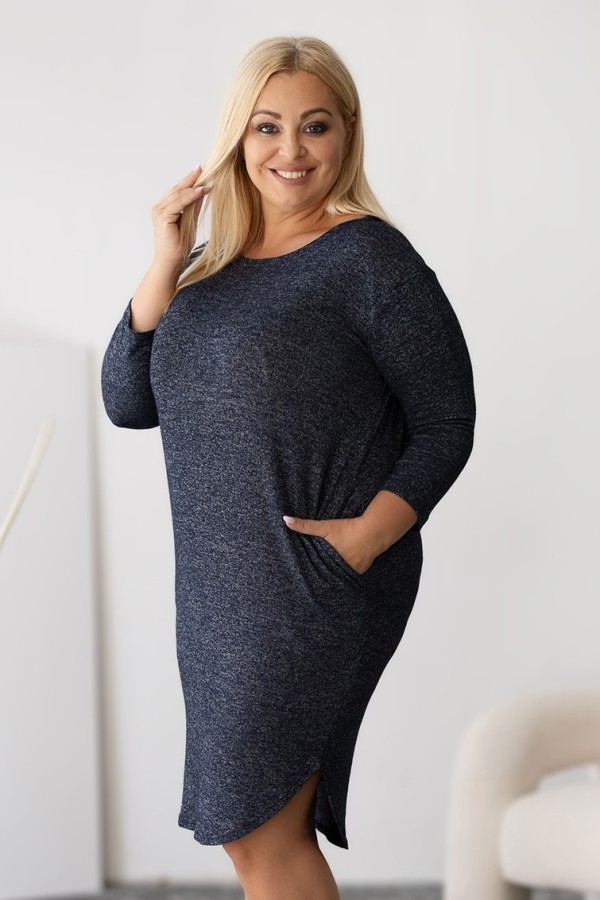 Sukienka plus size w kolorze granatowym z kieszeniami Judyta 4