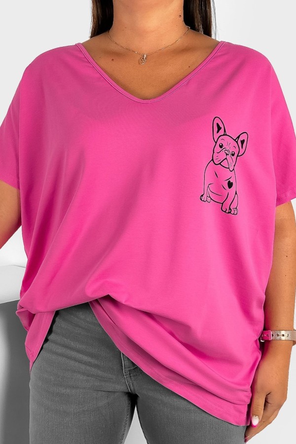 T-shirt damski plus size w kolorze różowym dekolt w serek V-neck nadruk piesek dog BULDOG