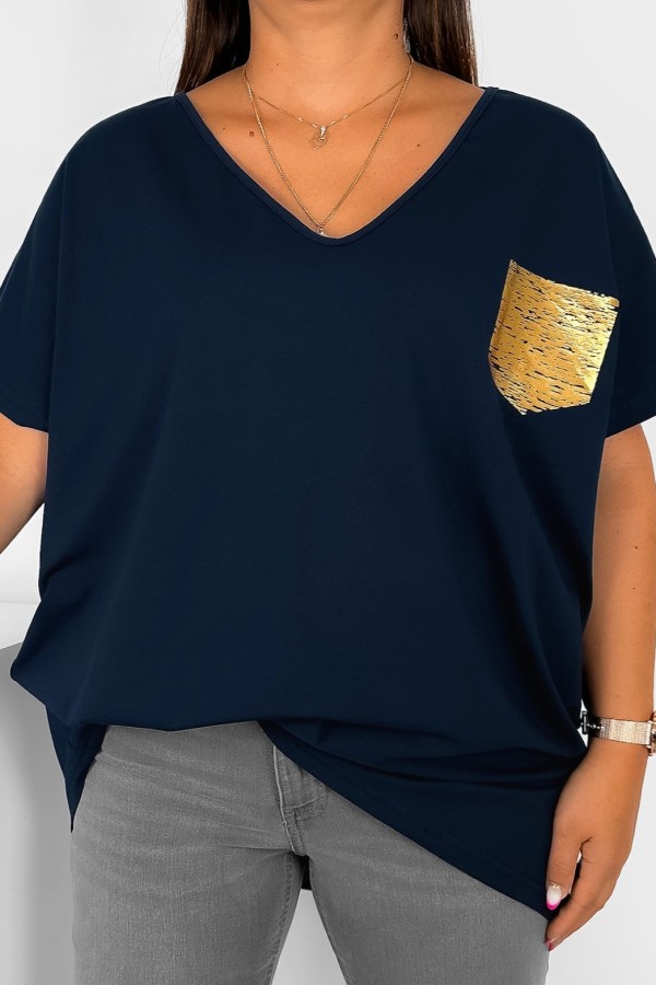 T-shirt damski plus size w kolorze granatowym złoty nadruk kieszeń pocket ROMEO 2