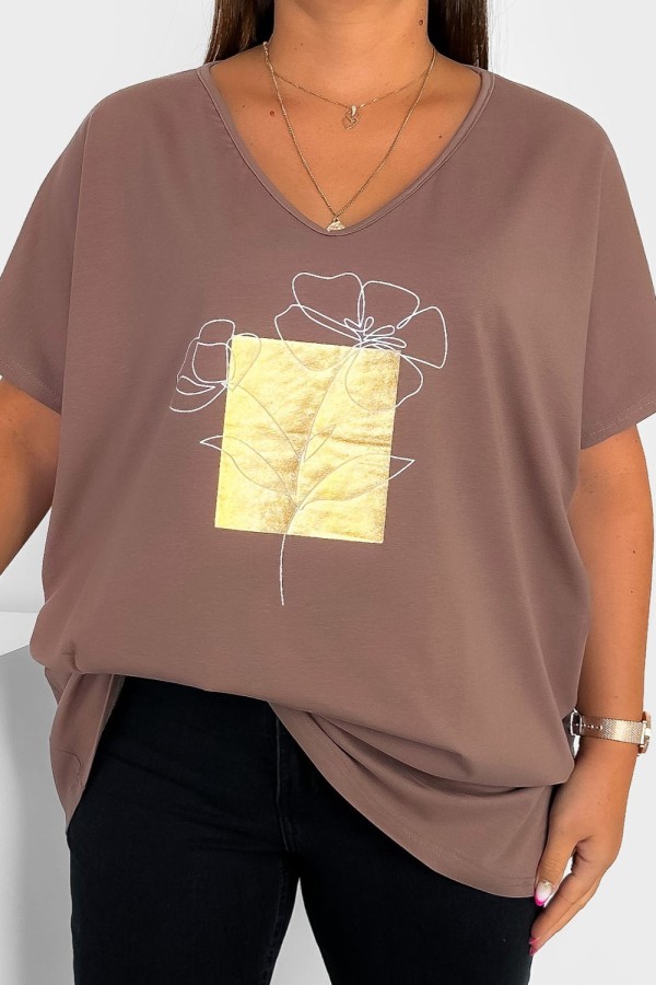 T-shirt damski plus size w kolorze cappuccino dekolt w serek V-neck nadruk złoto kwiaty ARNI