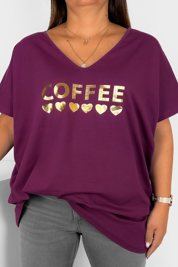 T-shirt damski plus size w kolorze burgundu złoty nadruk coffee serduszka DOMI