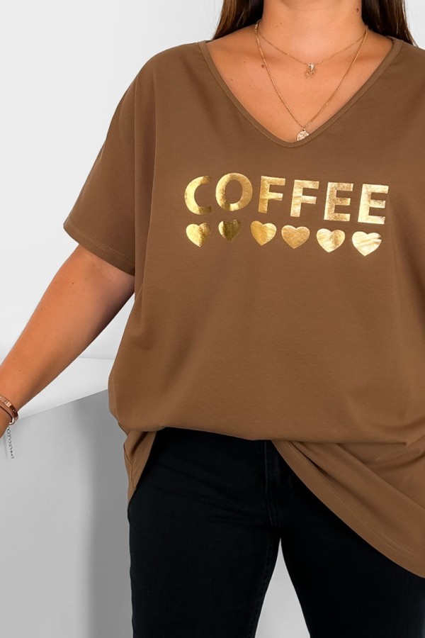 T-shirt damski plus size w kolorze karmelowym złoty nadruk coffee serduszka DOMI 1