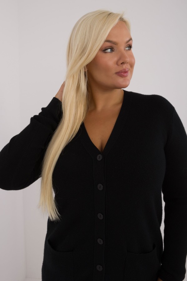 Sweter damski plus size kardigan narzutka w kolorze czarnym z guzikami Ksenia 1