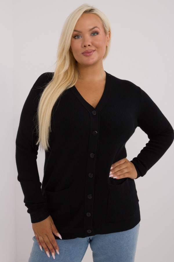 Sweter damski plus size kardigan narzutka w kolorze czarnym z guzikami Ksenia 3