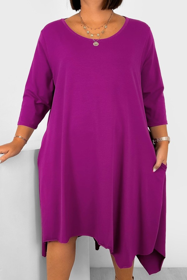 Asymetryczna sukienka plus size w kolorze magenta rękaw 3/4 długie boki kieszenie Anett 2