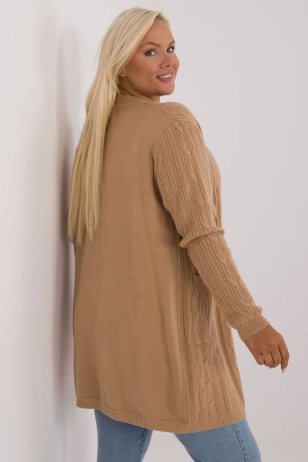 Sweter plus size kardigan narzutka w kolorze camelowym Ivanka 3