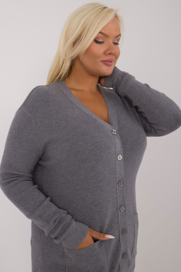 Sweter damski plus size kardigan narzutka w kolorze ciemnoszarym z guzikami Ksenia 1