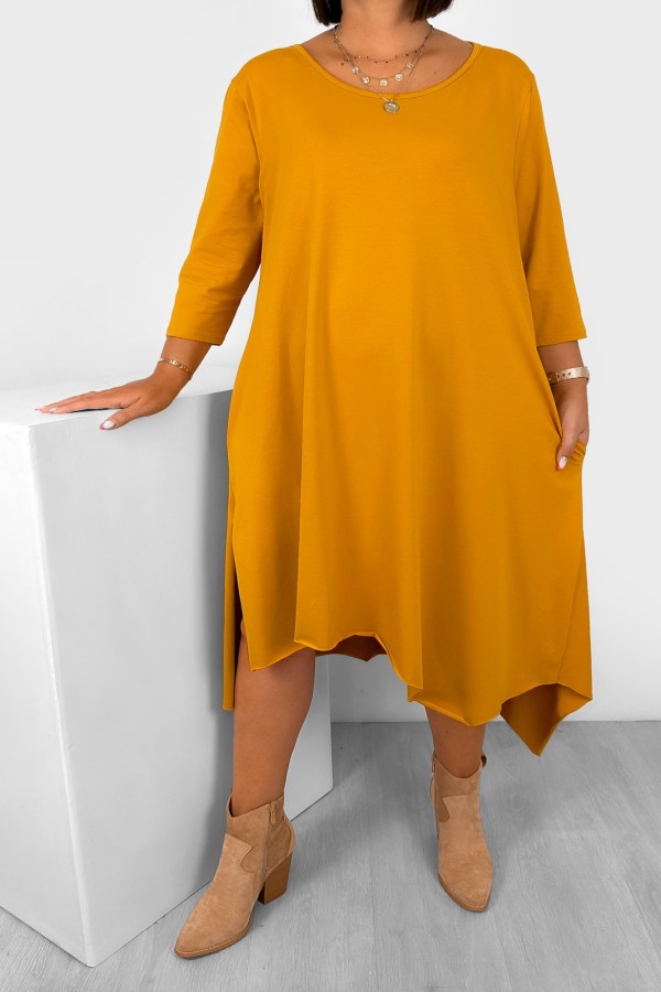 Asymetryczna sukienka plus size w kolorze musztardowym rękaw 3/4 długie boki kieszenie Anett 1