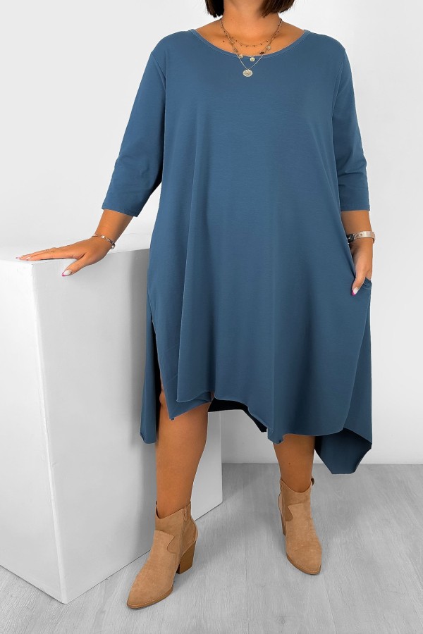 Asymetryczna sukienka plus size w kolorze denim rękaw 3/4 długie boki kieszenie Anett 1