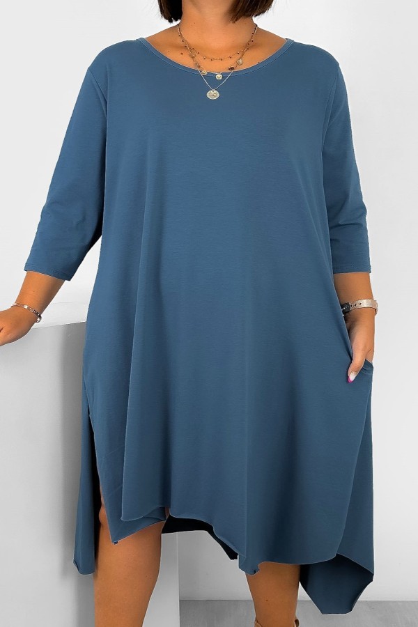 Asymetryczna sukienka plus size w kolorze denim rękaw 3/4 długie boki kieszenie Anett 2