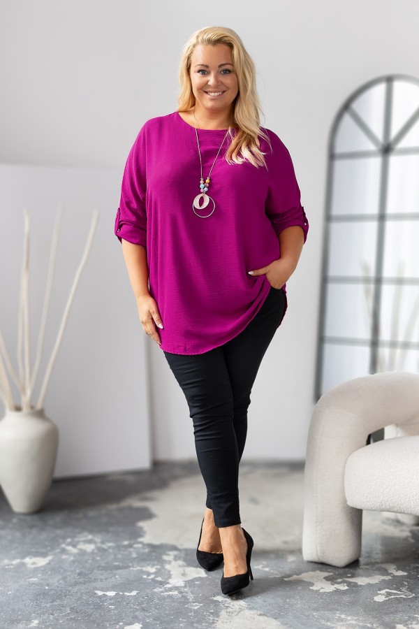 Tunika plus size w kolorze magenta podpinany rękaw 3/4 z naszyjnikiem Odalia 1