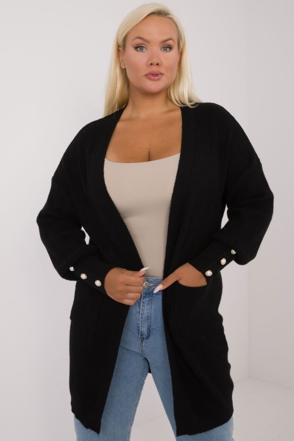 Sweter damski kardigan narzutka plus size w kolorze czarnym ozdobne guziki Kiarra 1