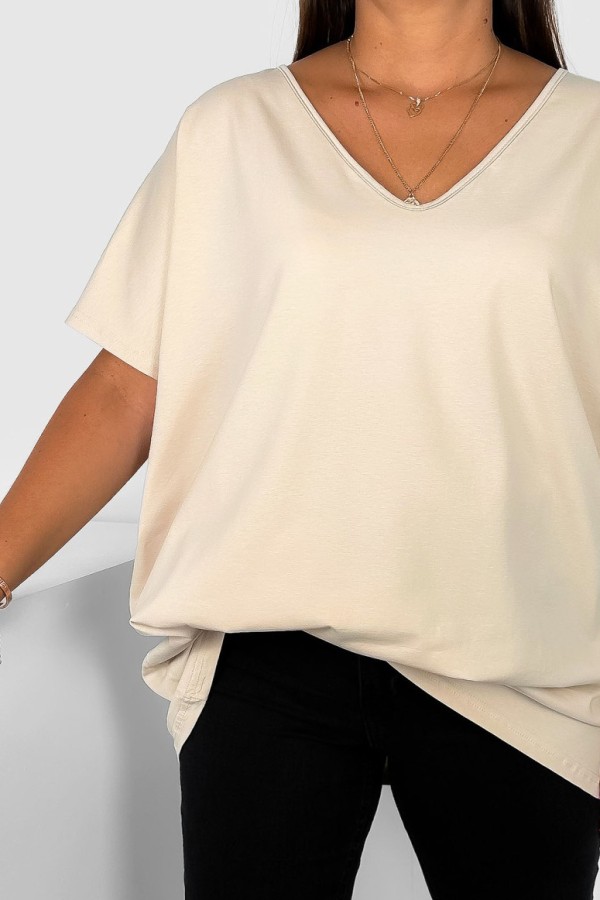 T-shirt damski plus size gładki w kolorze jasnego beżu dekolt w serek V-neck FOXI 2