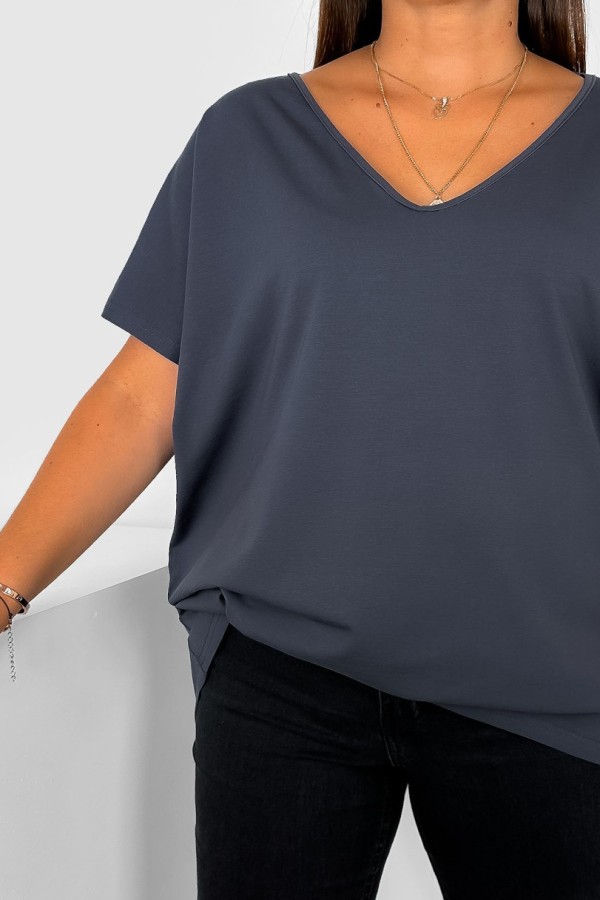 T-shirt damski plus size gładki w kolorze antracytowym dekolt w serek V-neck FOXI 1