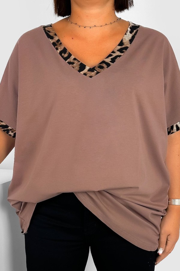 T-shirt damski plus size w kolorze cappuccino dekolt w serek V-neck panterka lamówka Wena