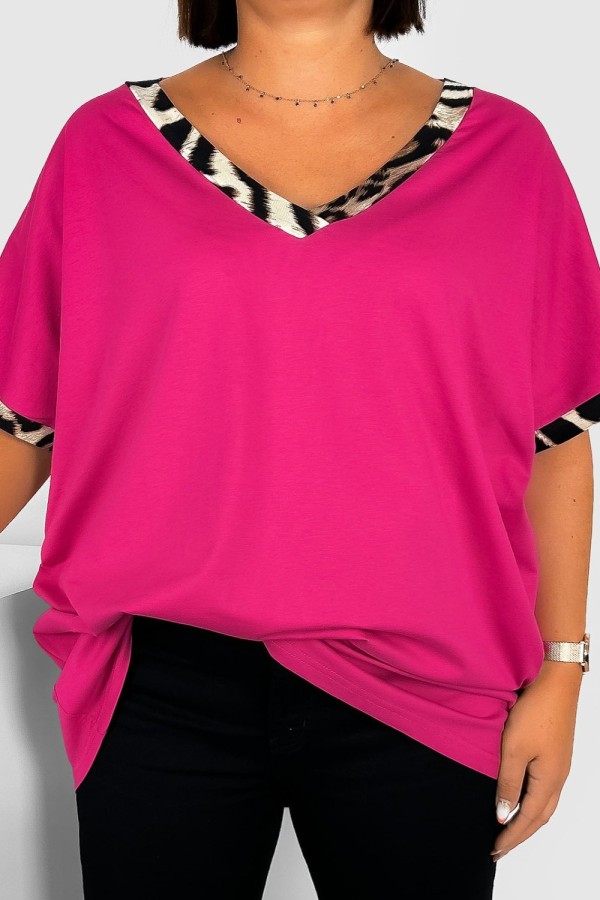 T-shirt damski plus size w kolorze fuksji dekolt w serek V-neck panterka lamówka Wena