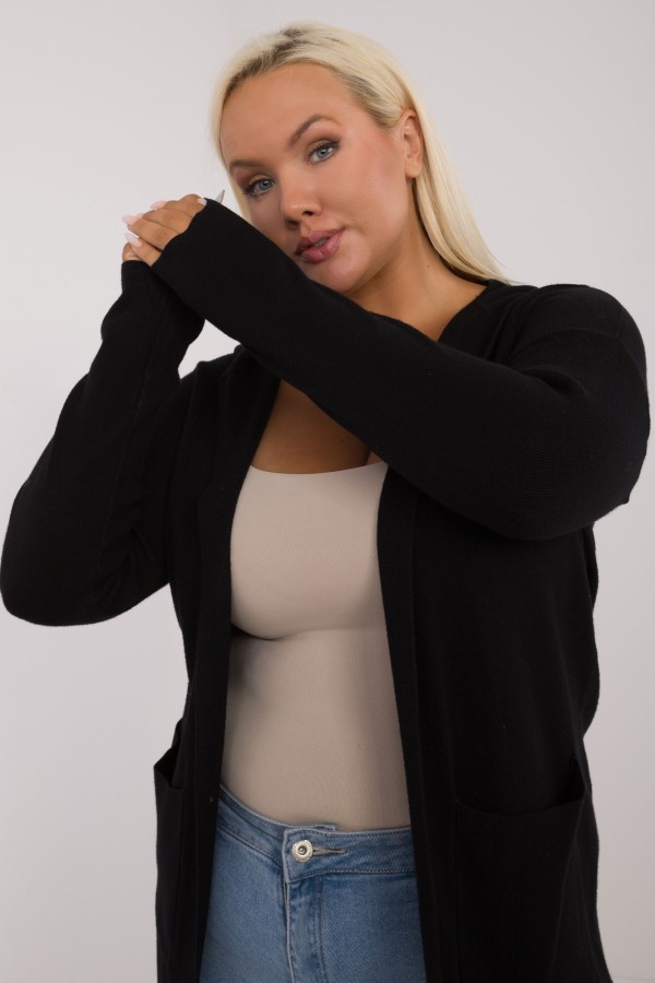 Lekki sweter kardigan plus size w kolorze czarnym kieszenie kaptur Rozalia