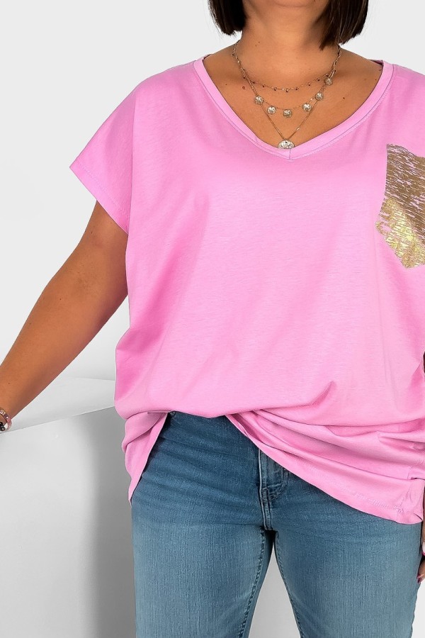 T-shirt damski plus size jasnoróżowy nietoperz dekolt w serek V-neck złota kieszeń pocket 1