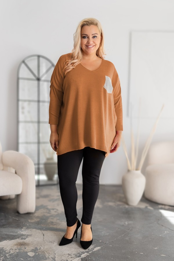 MEGA oversize sweter damski w kolorze karmelowym dekolt V kieszonka LUIZA 1