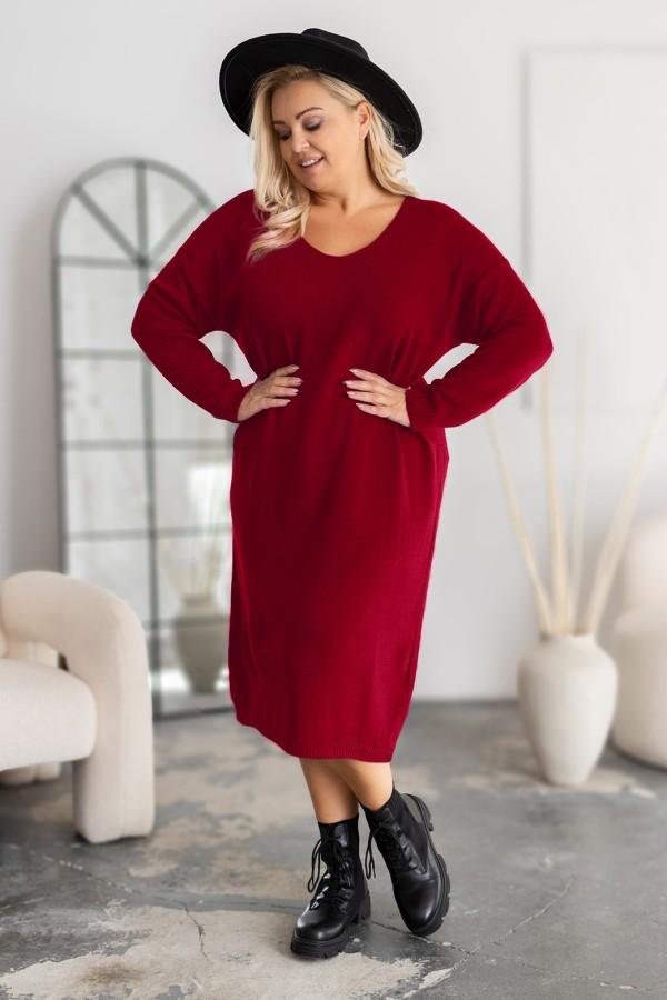 Sweterkowa sukienka plus size w kolorze bordowym dekolt V Estella