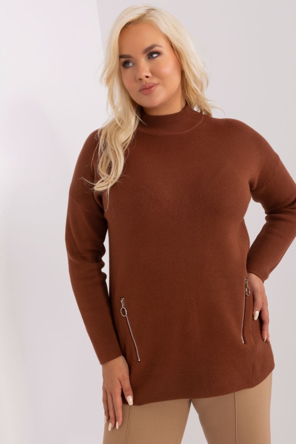 Sweter plus size w kolorze brązowym z półgolfem zamki Hirni 2