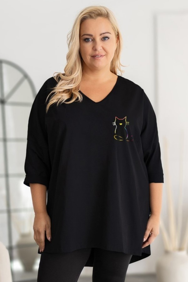 Tunika plus size w kolorze czarnym oversize dekolt V nadruk holo kot ABRIL