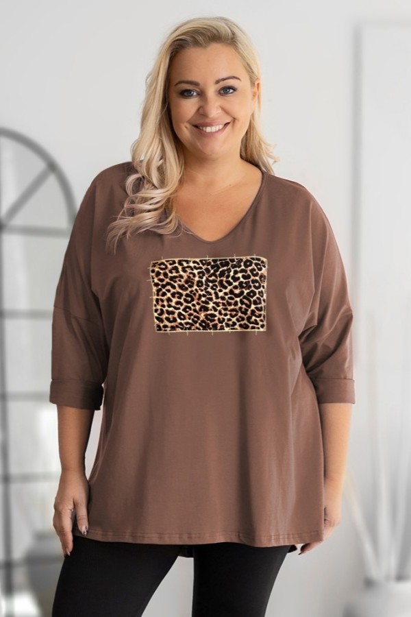 Tunika plus size w kolorze cappuccino oversize dekolt V print zwierzęcy ramka MINNA