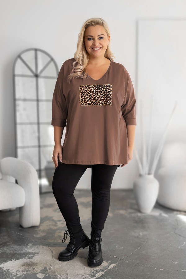 Tunika plus size w kolorze cappuccino oversize dekolt V print zwierzęcy ramka MINNA 1