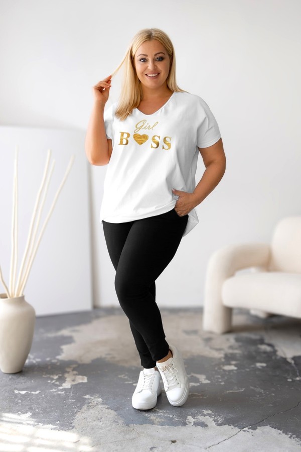 T-shirt damski plus size w kolorze białym dekolt V-neck złoty nadruk girl boss 1