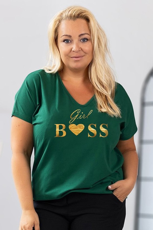 T-shirt damski plus size w kolorze butelkowym dekolt V-neck złoty nadruk girl boss