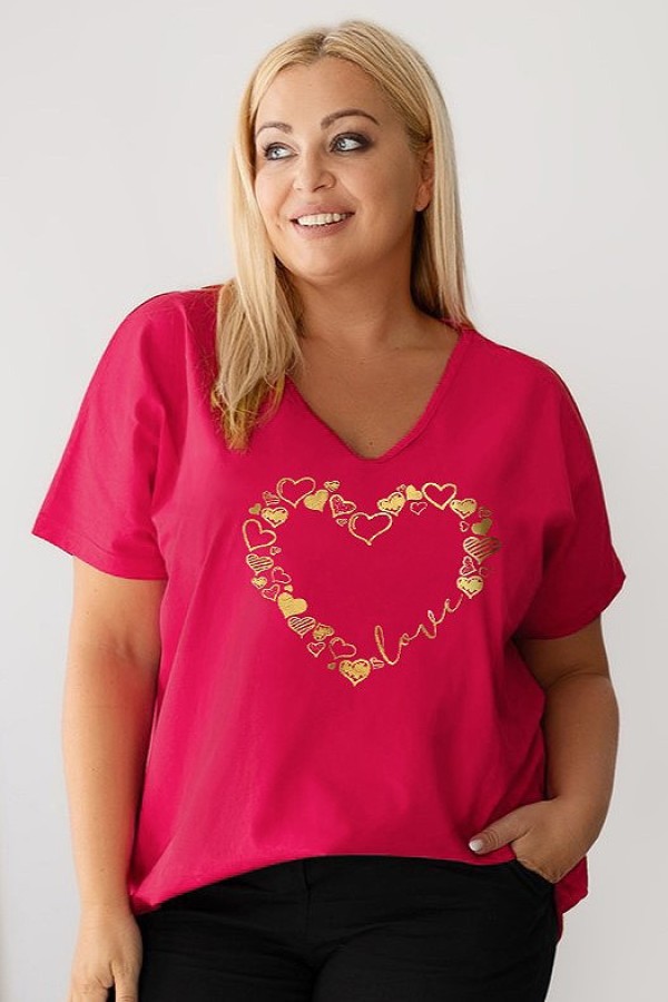 Bluzka damska T-shirt plus size w kolorze fuksji złoty nadruk serduszka hearts