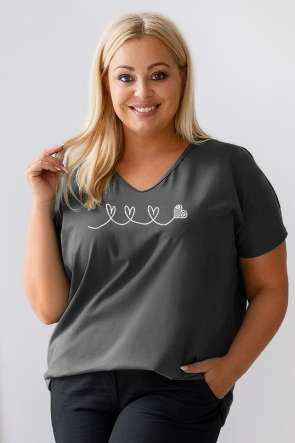 Bluzka damska T-shirt plus size w kolorze grafitowym nadruk serduszka clouds