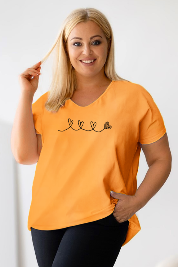 Bluzka damska T-shirt plus size w kolorze pomarańczowym nadruk serduszka clouds