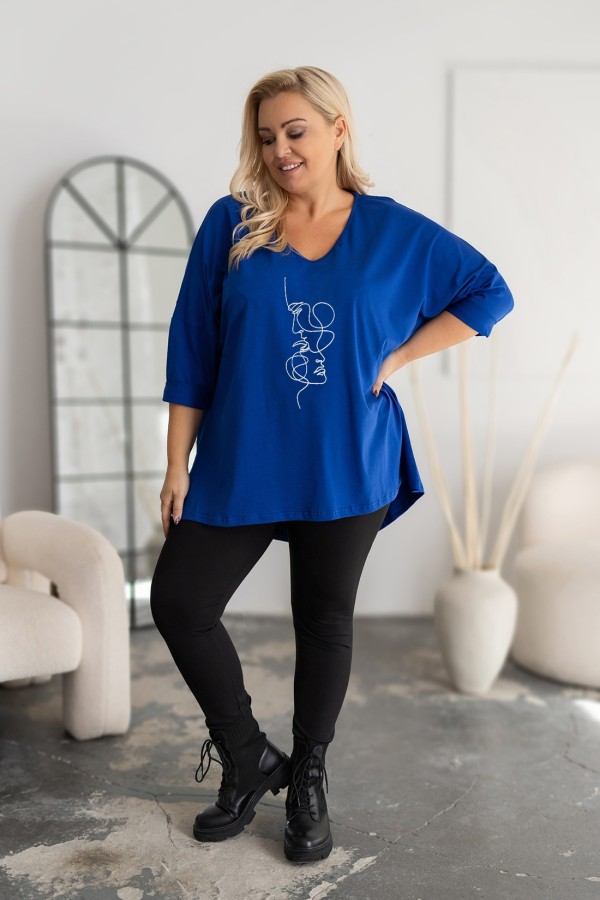 Tunika plus size w kolorze kobaltowym oversize dekolt V twarze maski DITA 1