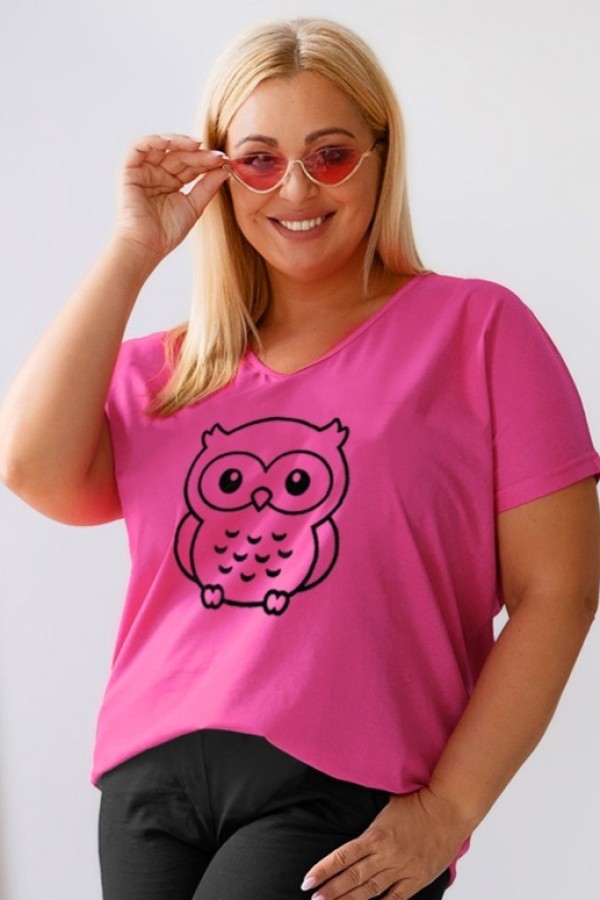 T-shirt damski plus size w kolorze różowym dekolt w serek V-neck nadruk sowa owl ALLA