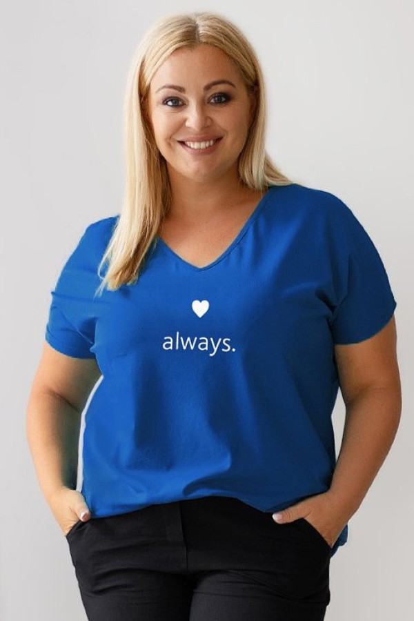T-shirt damski plus size w kolorze kobaltowym dekolt w serek V-neck nadruk always serduszko NOLA 2
