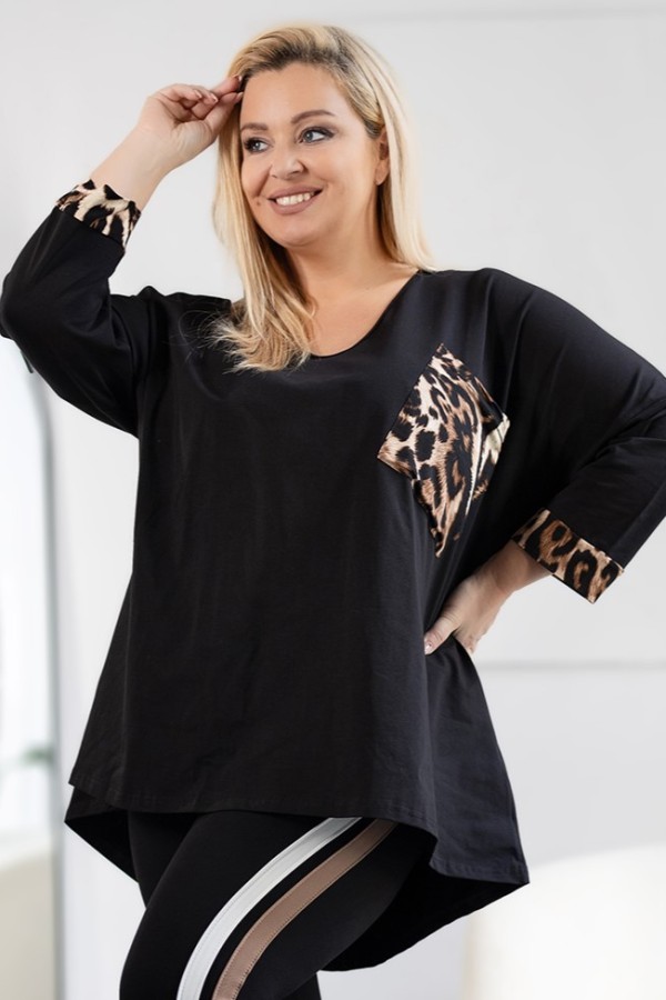 Tunika plus size w kolorze czarnym oversize dekolt V print zwierzęcy kieszeń VIVIAN