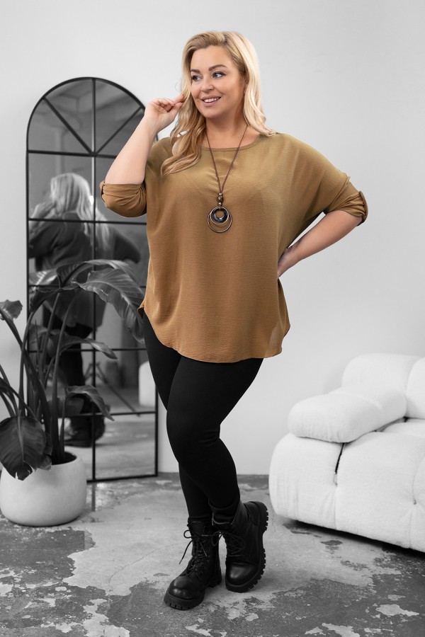 Duża bluzka w kolorze latte oversize podpinany rękaw z naszyjnikiem Anne 1