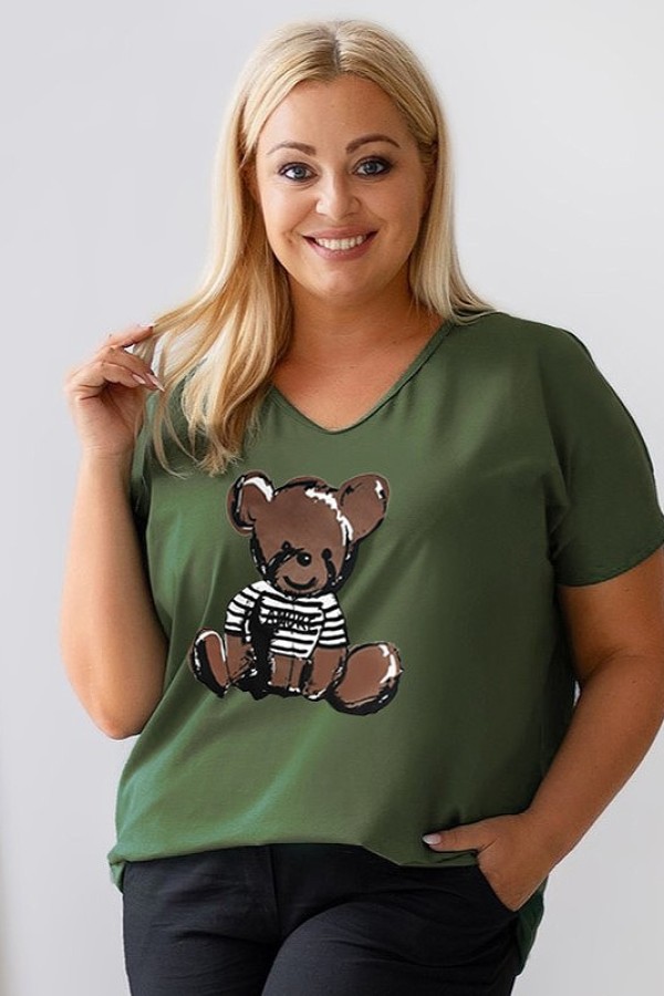 Bluzka damska T-shirt plus size w kolorze khaki nadruk miś teddy