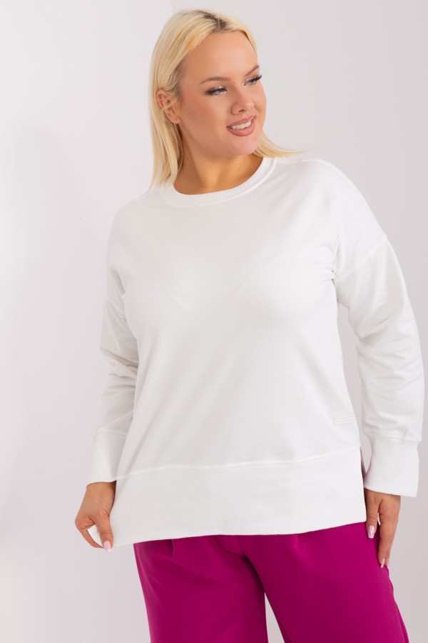 Bluza damska plus size w kolorze ecru rozcięcia Mirez 1