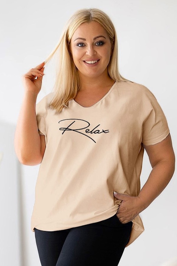 Bluzka damska T-shirt plus size w kolorze beżowym nadruk napis Relax