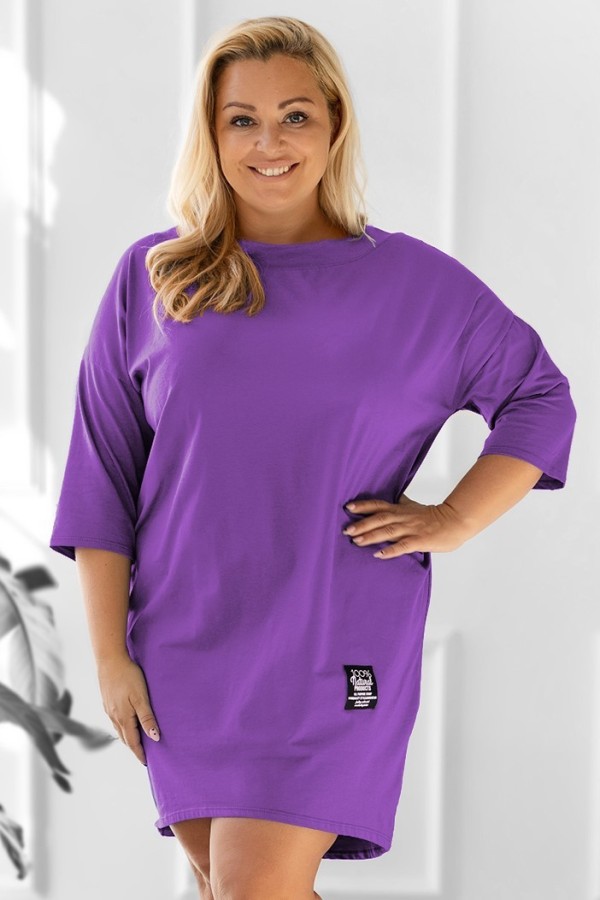 Sukienka plus size w kolorze jagodowym z rękawem 3/4 naszywka MILAGROS 2