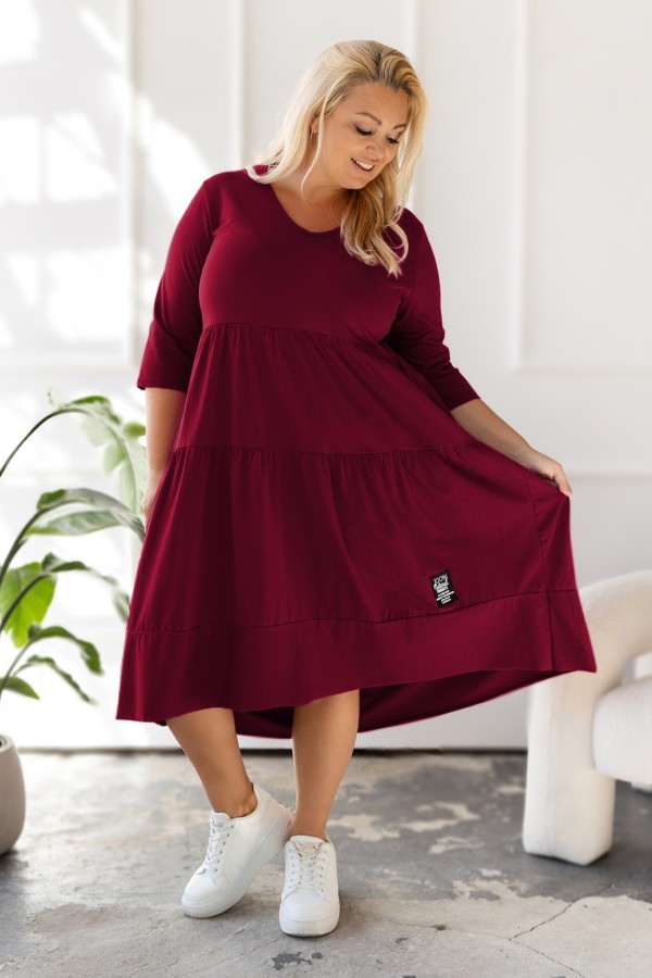 Sukienka plus size w kolorze burgundowym rękaw 3/4 dekolt w serek V falbany Dolores