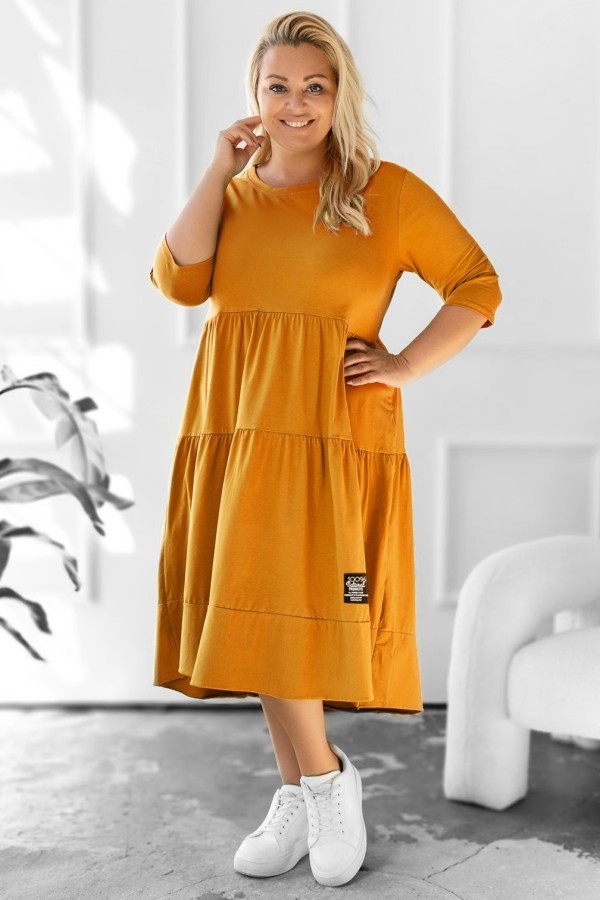 Sukienka plus size w kolorze musztardowym z 3/4 rękawem falbany FERIA