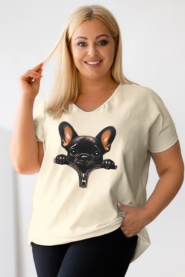 T-shirt damski plus size w kolorze jasnobeżowym dekolt w serek nadruk piesek zip